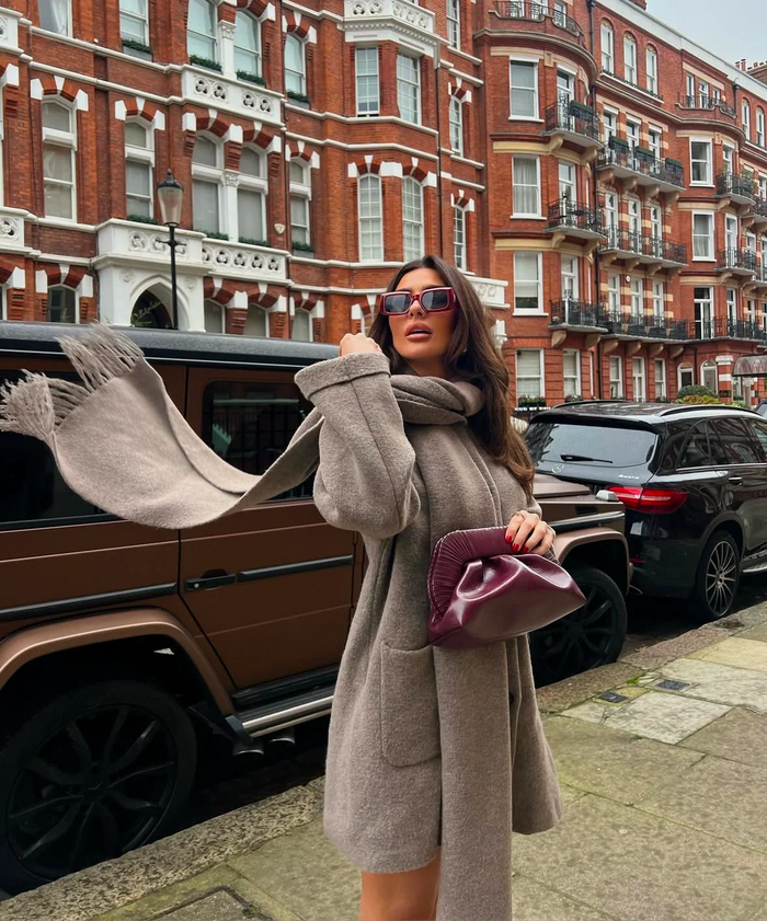 Aria | Abrigo oversize de punto con bufanda incorporada