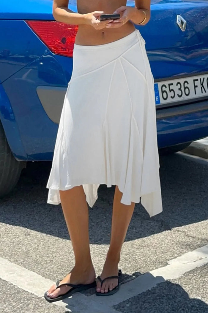 Cheyenne | Falda midi con bajo asimétrico en pico
