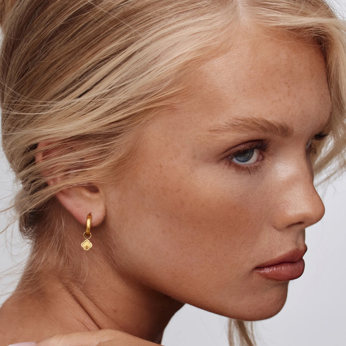 Mini Sunburst Clover Hoops