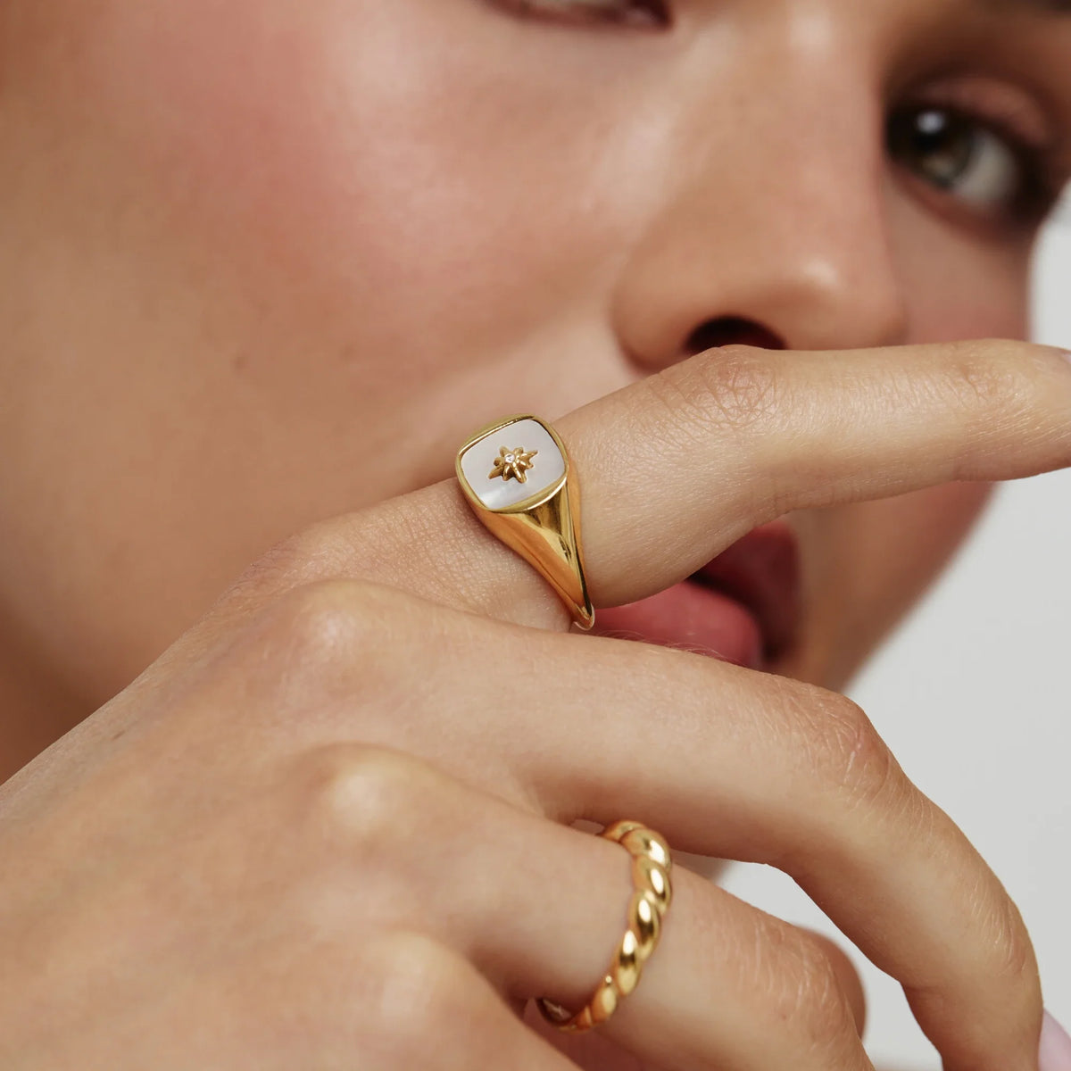Mother of Pearl Star Signet Ring