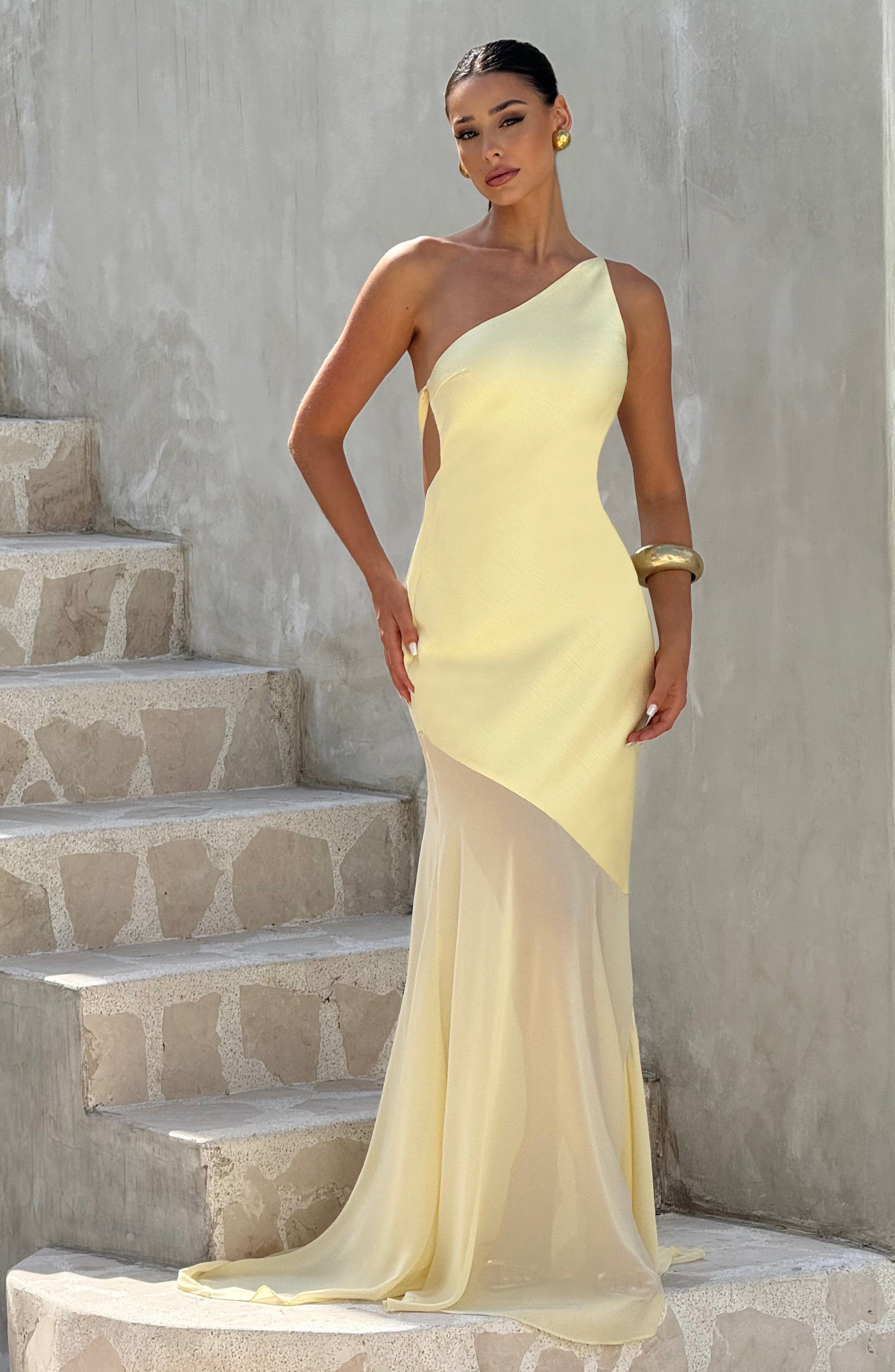 Caprice | Vestido largo de un hombro con espalda abierta