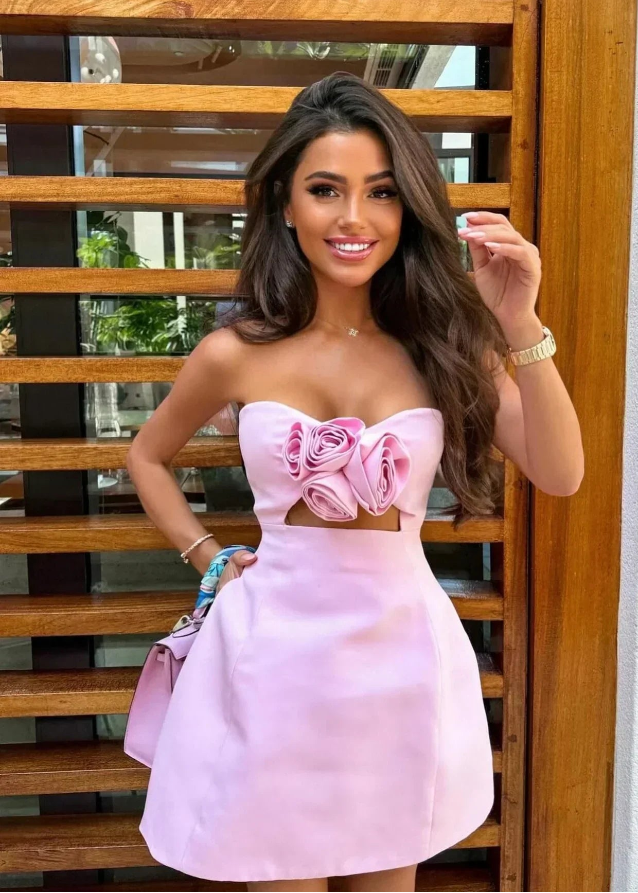 Elspeth | Vestido corto palabra de honor con flores