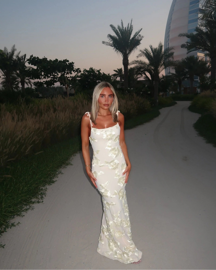Fiona | Vestido largo ceñido con bordado floral