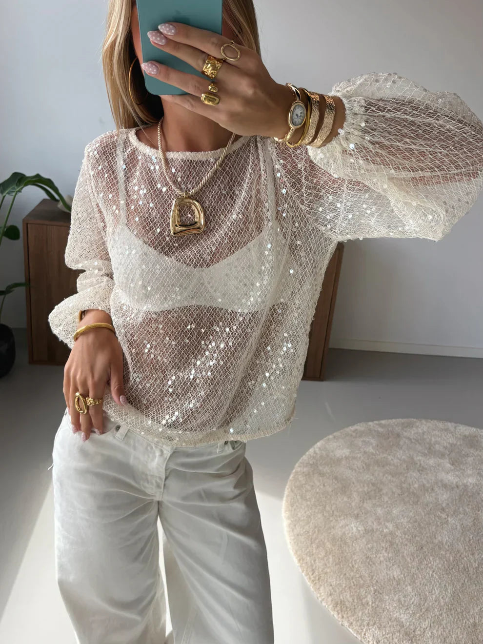 Monica | Top de malla con lentejuelas y hombros descubiertos