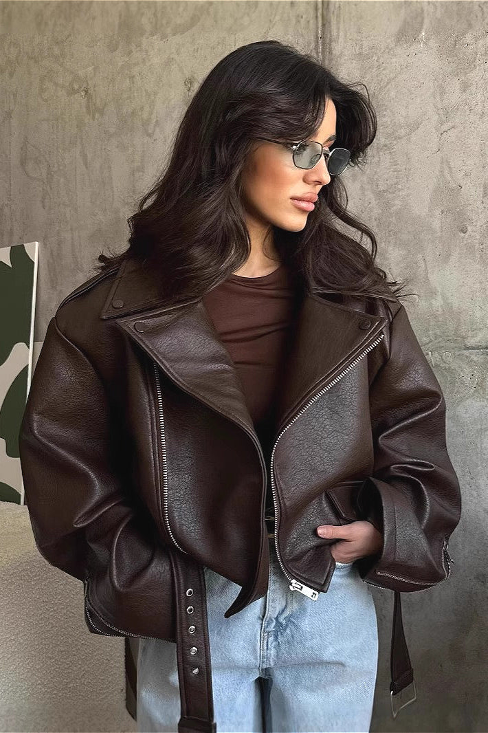 Regina | Cazadora biker oversize de piel sintética con cinturón