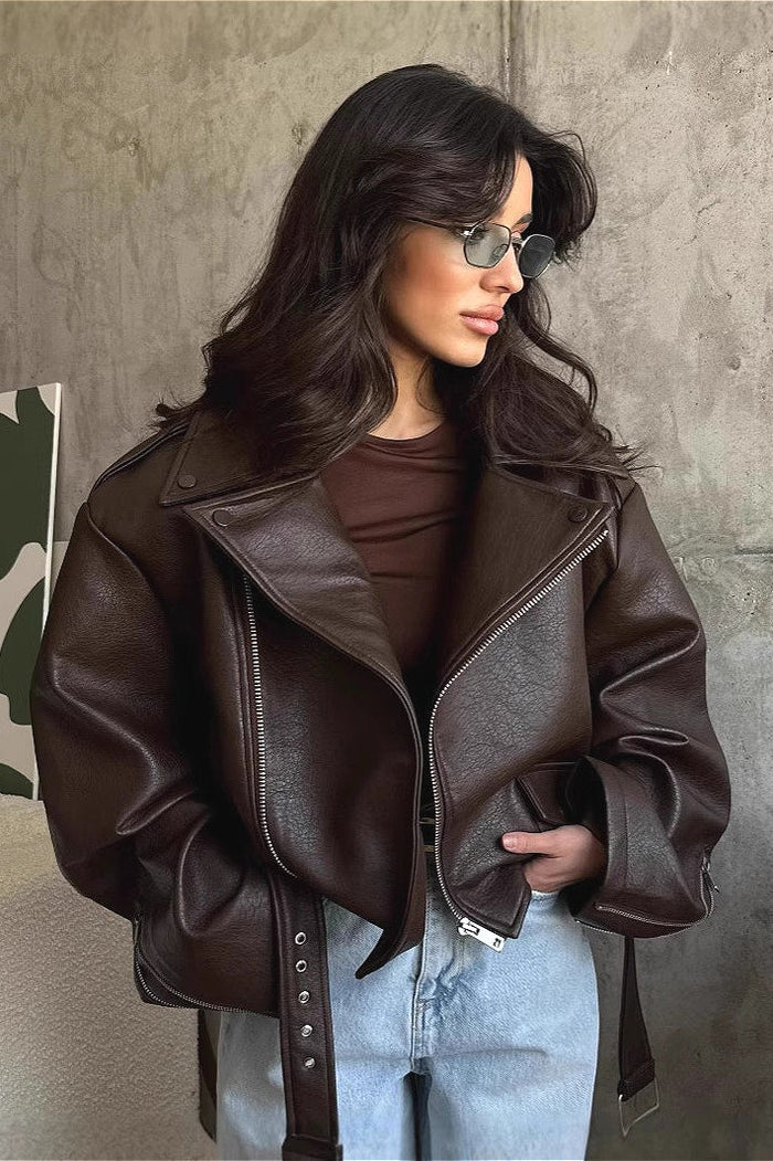 Regina | Cazadora biker oversize de piel sintética con cinturón