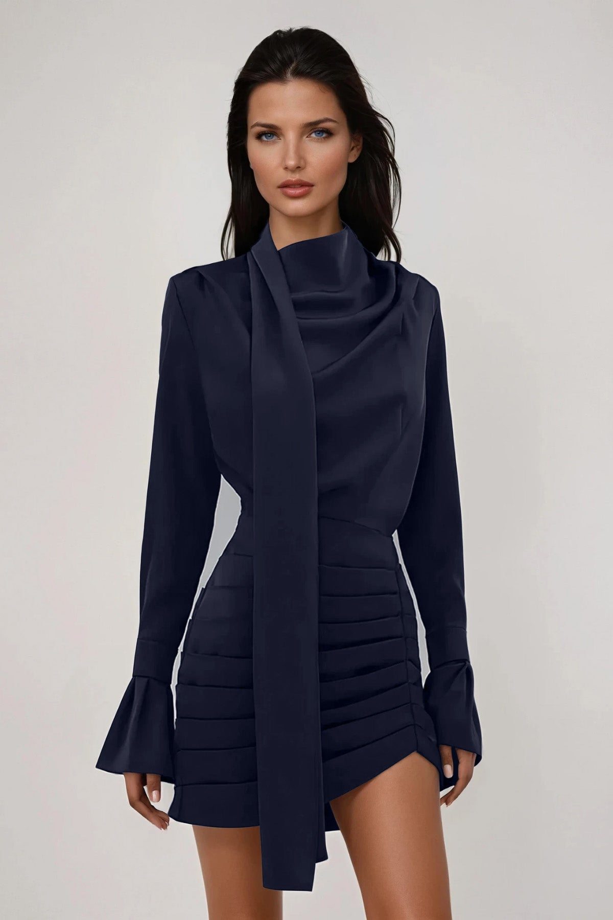 Winslow | Vestido corto de satén fruncido con pañuelo